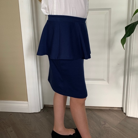 Forever 21 navy S pencil skirt with ruffle layer - Picture 13 of 16